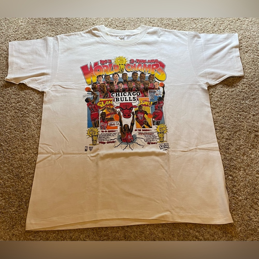 1993 3-Time NBA World Champs Chicago Bulls Salem Comic Look Vintage TShirt - XL